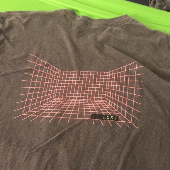 Lost - Picture 4 of 6